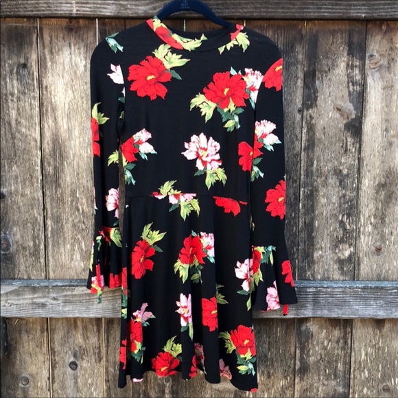 ••HP••10/6•Floral Dress• - Picture 2 of 5